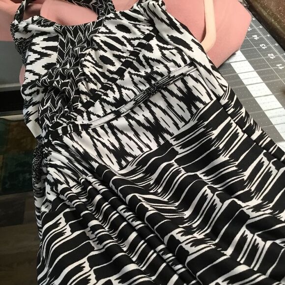 NWOT. Metaphor Brand Women’s Size LP Black and White Sleeveless Sundress - Picture 8 of 11